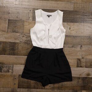 Express‎ Black & White Sleeveless Romper Size 2 – 2.5" Inseam with Liner
